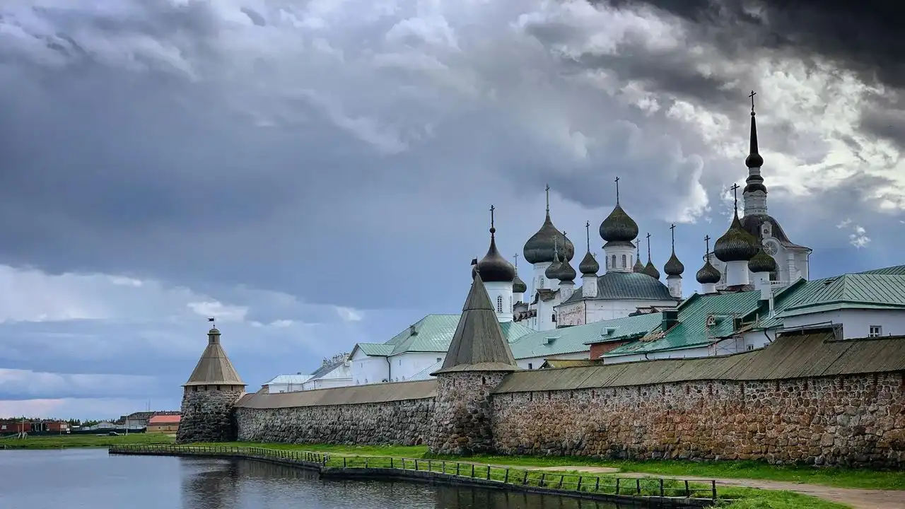 Russian Noun Cases Explained: A Simple Guide With Examples